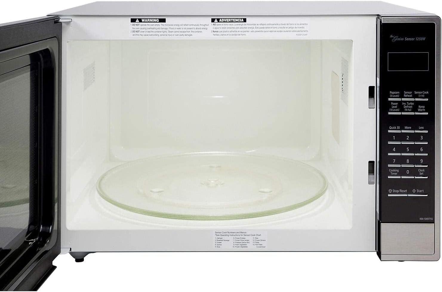 Panasonic 2.2 cu ft Countertop Microwave Oven in Stainless Steel