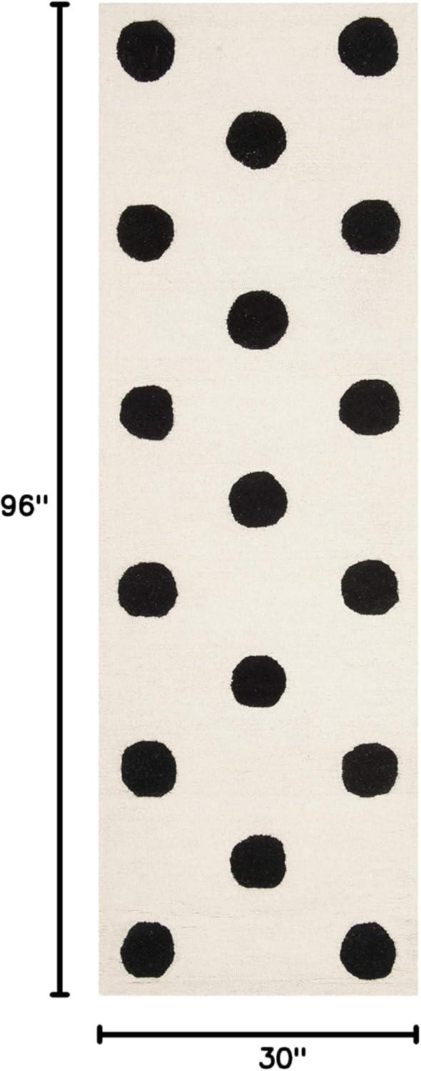 Safavieh Kids Polka Dots SFK904 Hand Tufted Indoor Runner Rug - Ivory/Black - 2'6"x8' - Safavieh