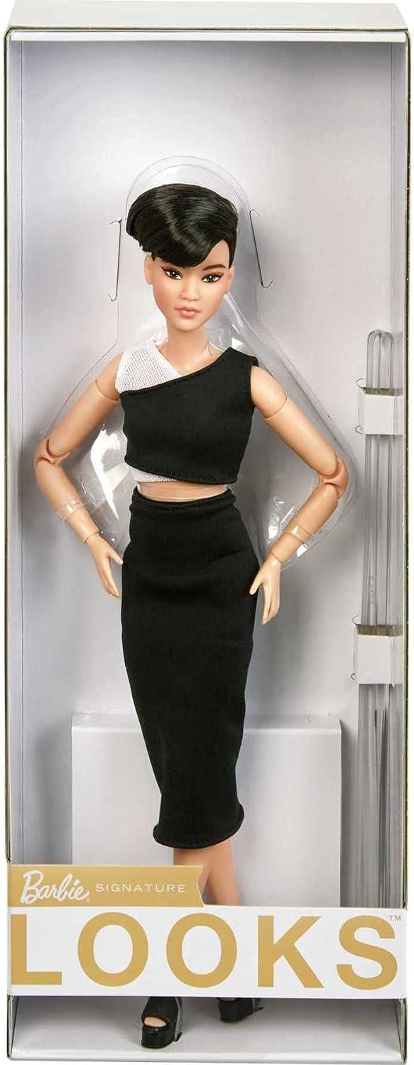 Barbie Signature Posable Barbie Looks Doll (Petite, Brunette)