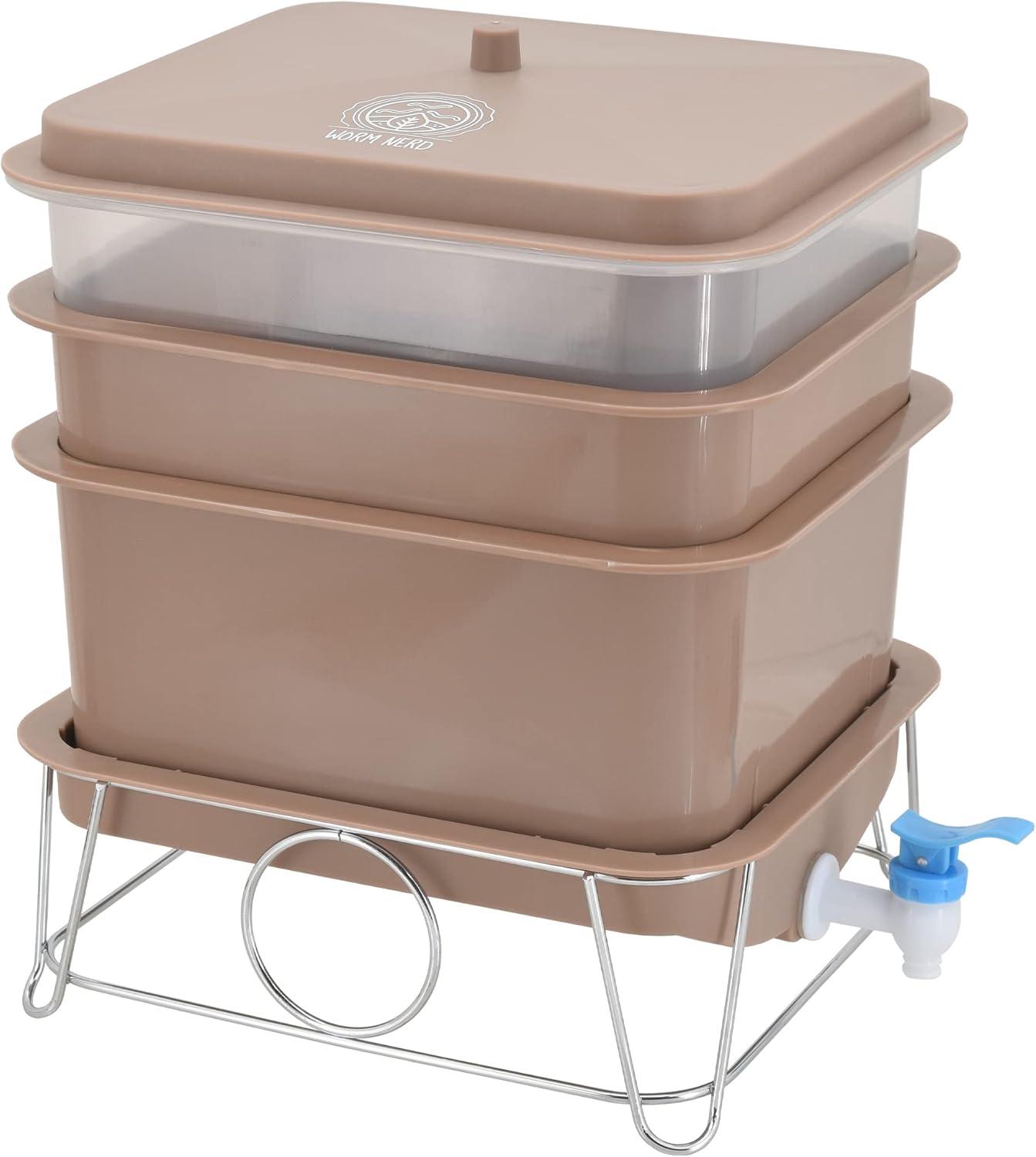 4 Gallons Plastic Worm Bin with Latching Lid