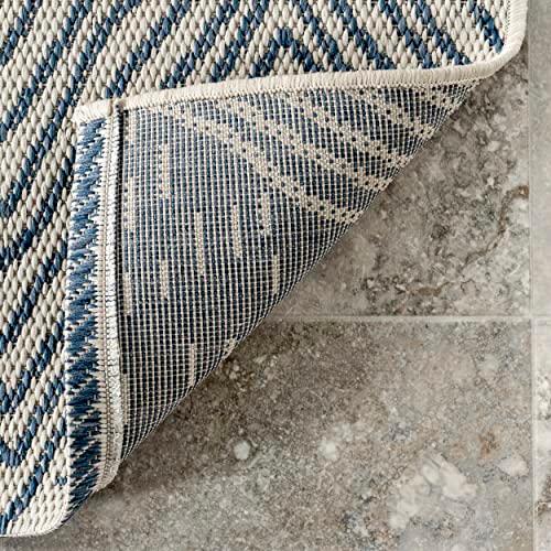 Chevron Waves Blue Synthetic Indoor/Outdoor Rug, 5'3" x 7'6"