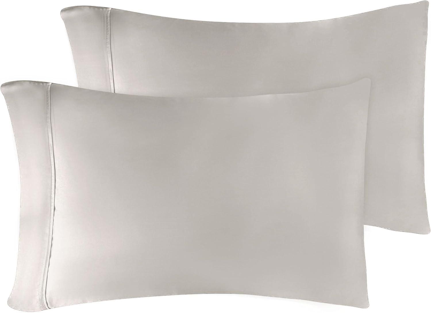 Superior Egyptian Cotton 300 Thread Count Solid Pillowcases (Set of 2)