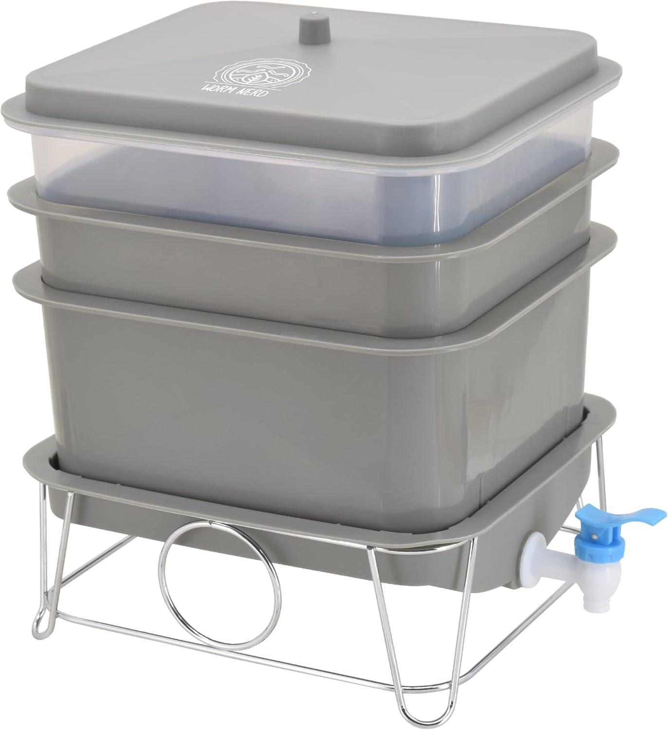 4 Gallons Plastic Worm Bin with Latching Lid