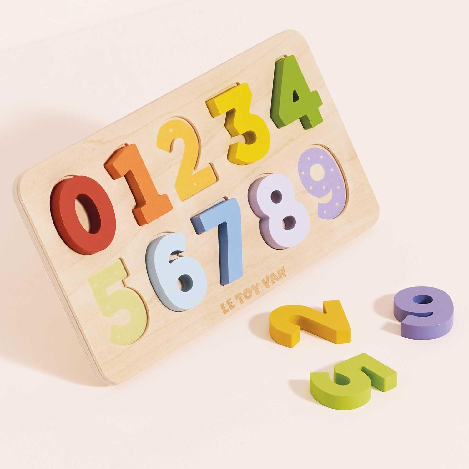 Le Toy Van - Wooden Figures Counting Puzzle Toy | Suitable for Age 18+ Months
