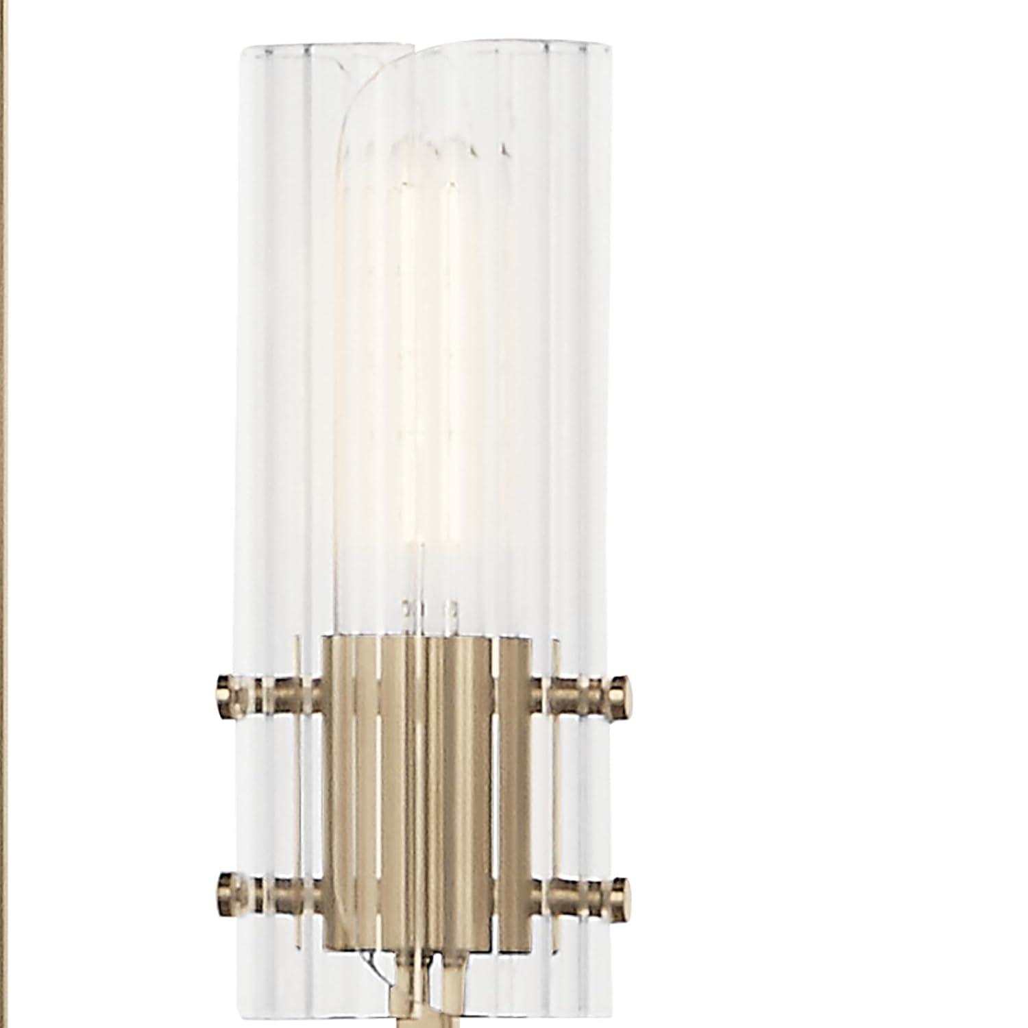Kichler Velestino 8 -Light Polished Gold Modern/contemporary For Use in Bedrooms, Dining Rooms, Foyers, Kitchens, Living Rooms Chandelier