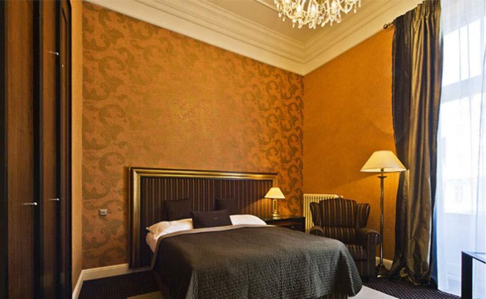 Orac Decor 4.63'' H x 78.75'' W x 2.75'' D Plastic Crown (Set of 6)