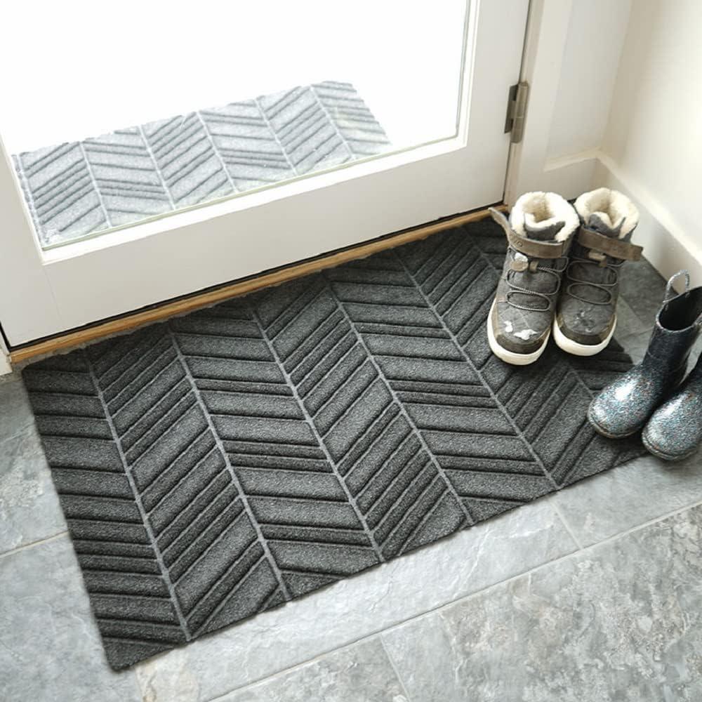 Graphite Recycled Polyester Chevron Doormat 21.5 x 35 Inches