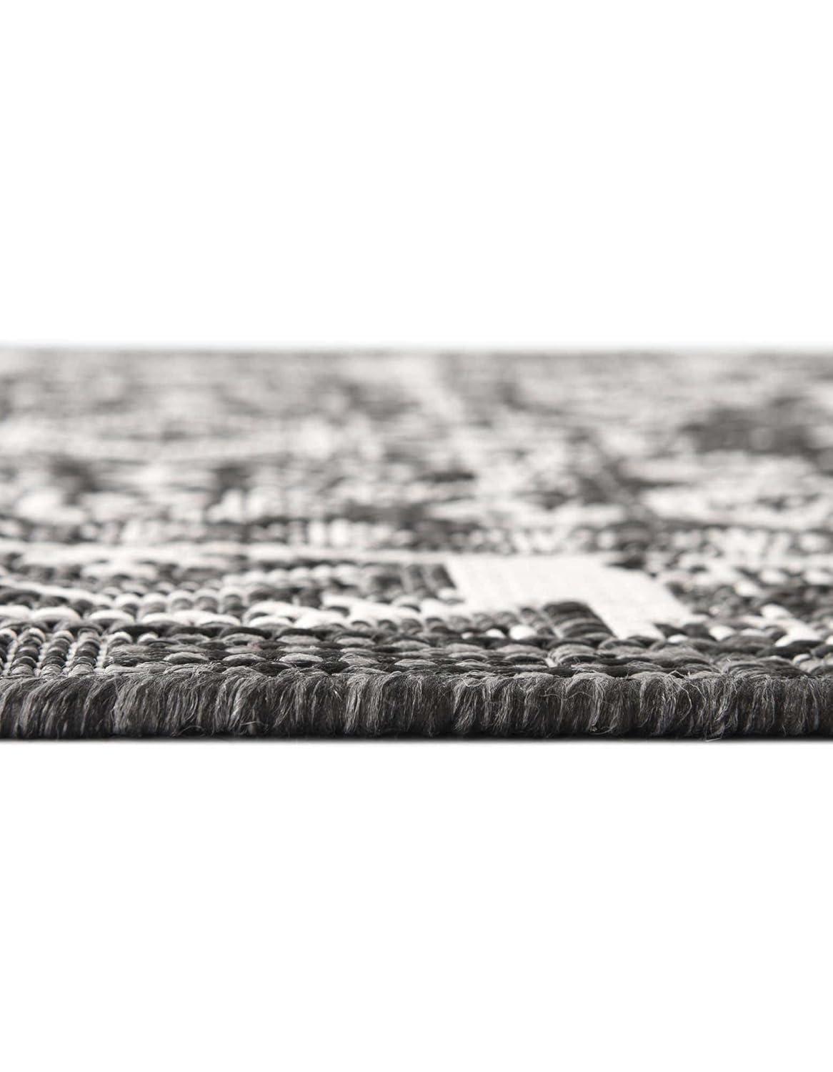 Unique Loom 7' 10 x 7' 10 Square Indoor/Outdoor Aztec Charcoal Gray Area Rug