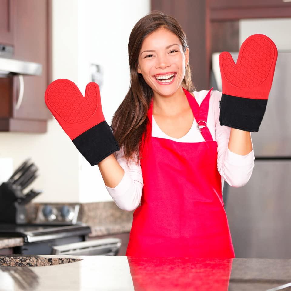 Ecoberi Red Silicone Oven Mitts and Pot Holder Set, 3 Count