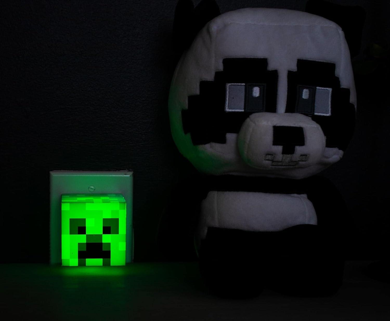 Ukonic Minecraft Green Creeper Plug-In Nightlight with Auto Dusk to Dawn Sensor
