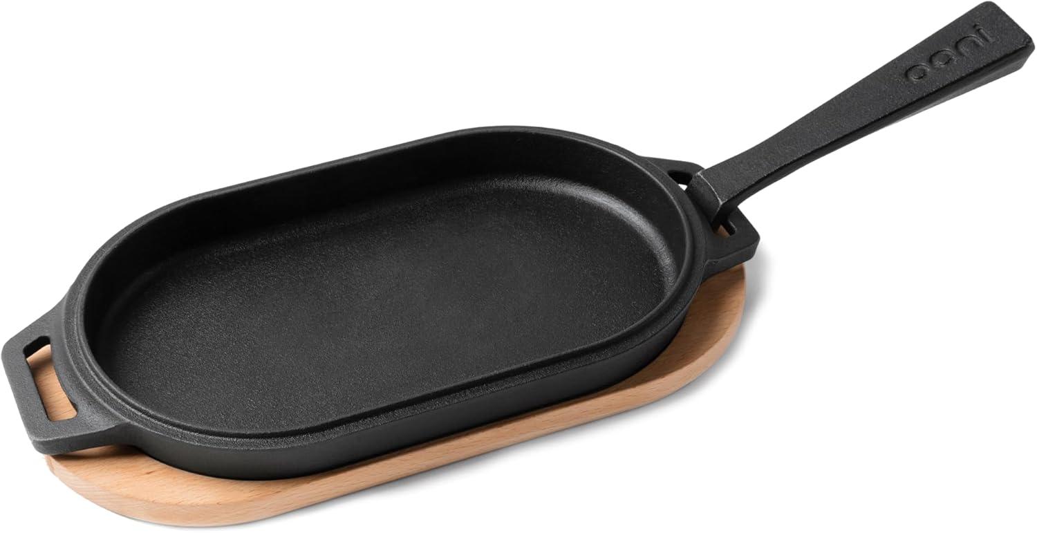 Black Cast Iron Sizzler Pan with Bamboo Trivet