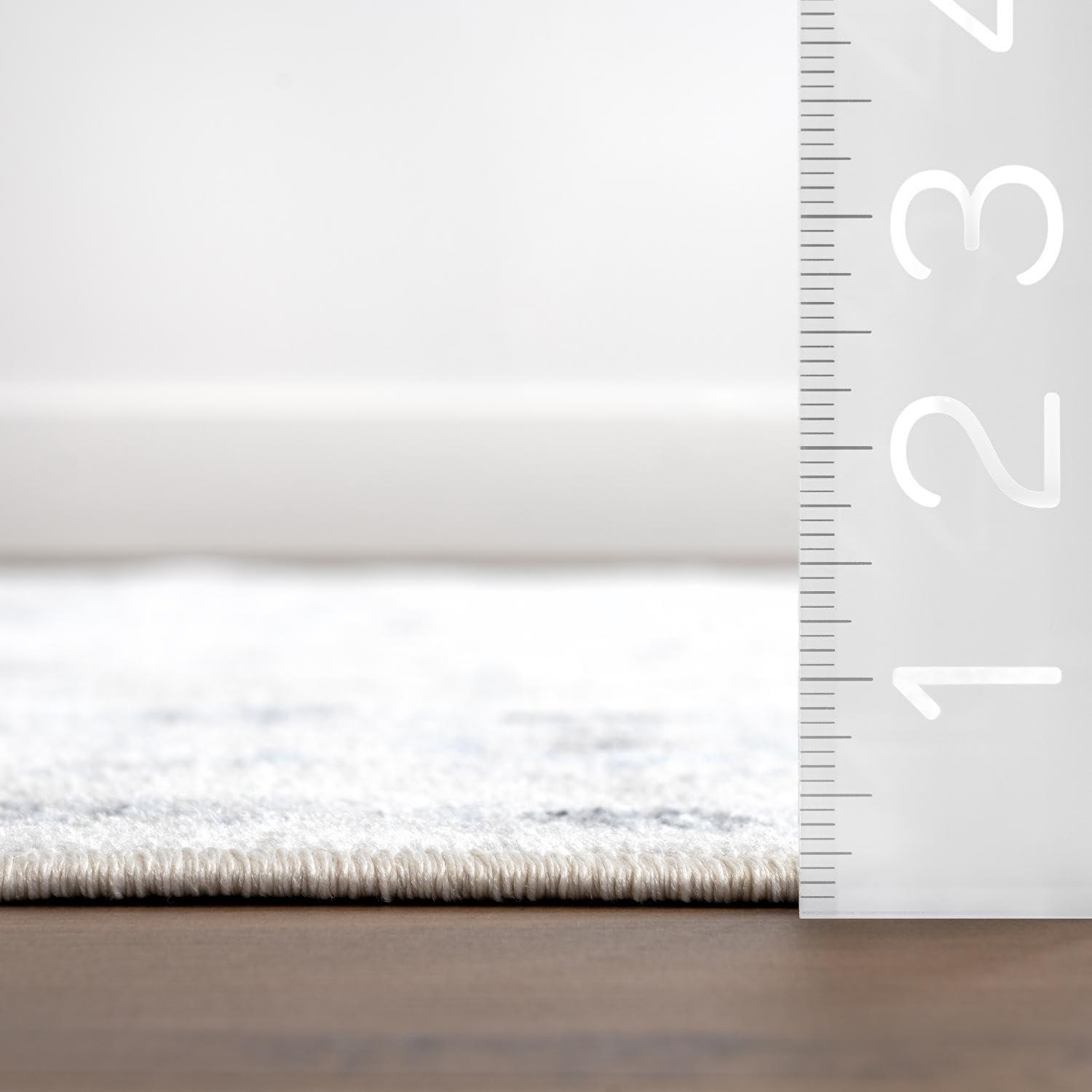 Nuloom Bridie Medallion Pet Friendly Machine Washable Area Rug, 4' x 6', Light Blue