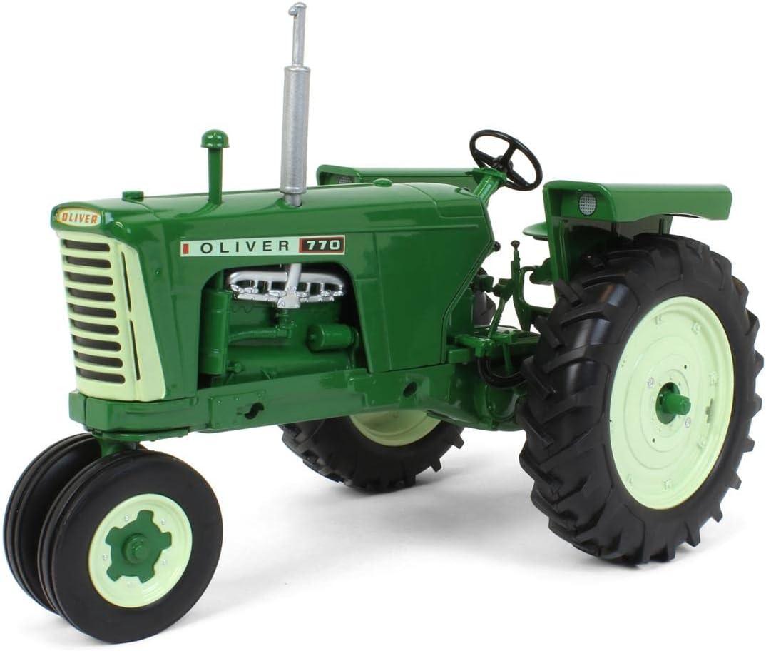Oliver 770 Gas Narrow Front Tractor Green "Classic Series" 1/16 Diecast Model by SpecCast