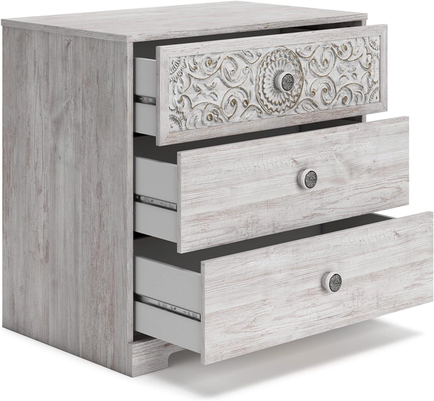 Whitewashed Medallion 3-Drawer Coastal Chest in White