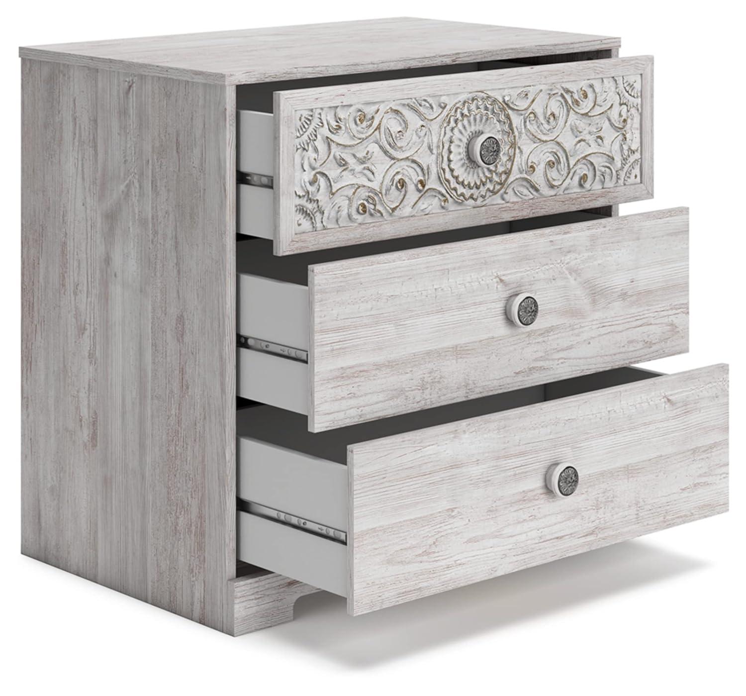 Whitewashed Medallion 3-Drawer Coastal Chest in White