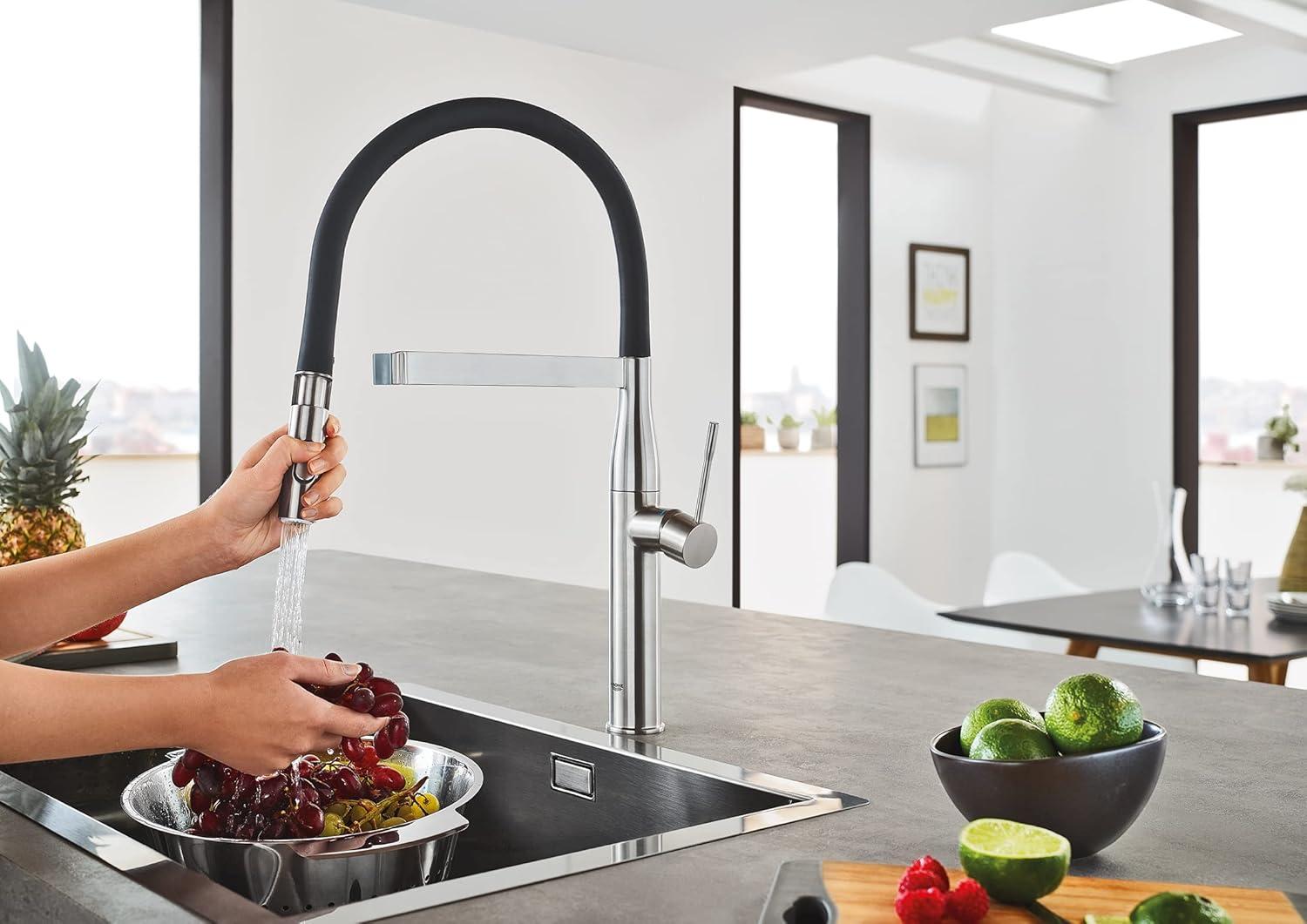 Modern Chrome Kitchen Faucet with 360° Swivel and Pull-Down Spray