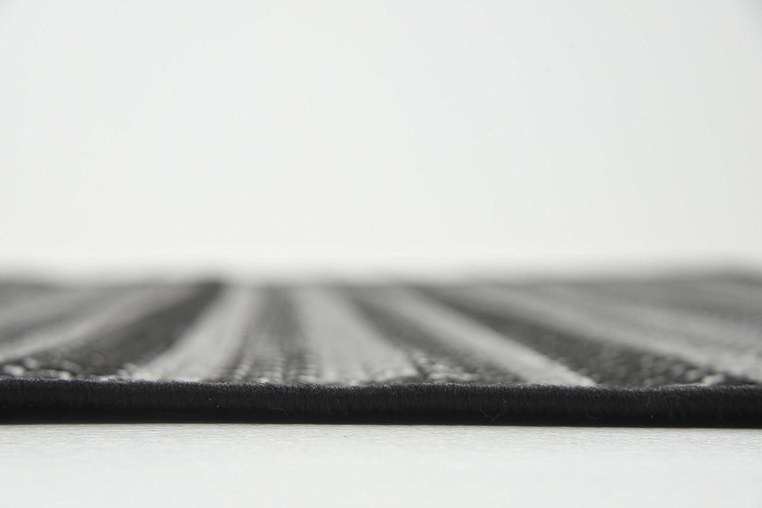 Unique Loom 6' 0 x 9' 0 Gray Outdoor Border Checkered Area Rug