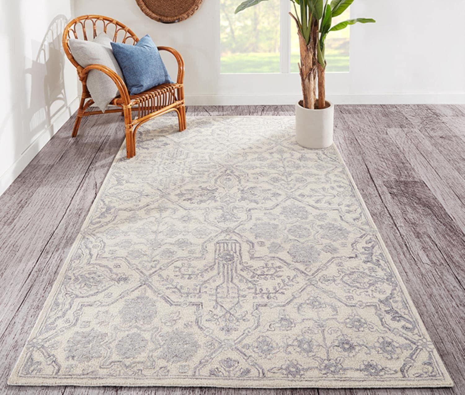 Regal Arabesque 24" Hand-Tufted Grey Wool Rectangular Rug