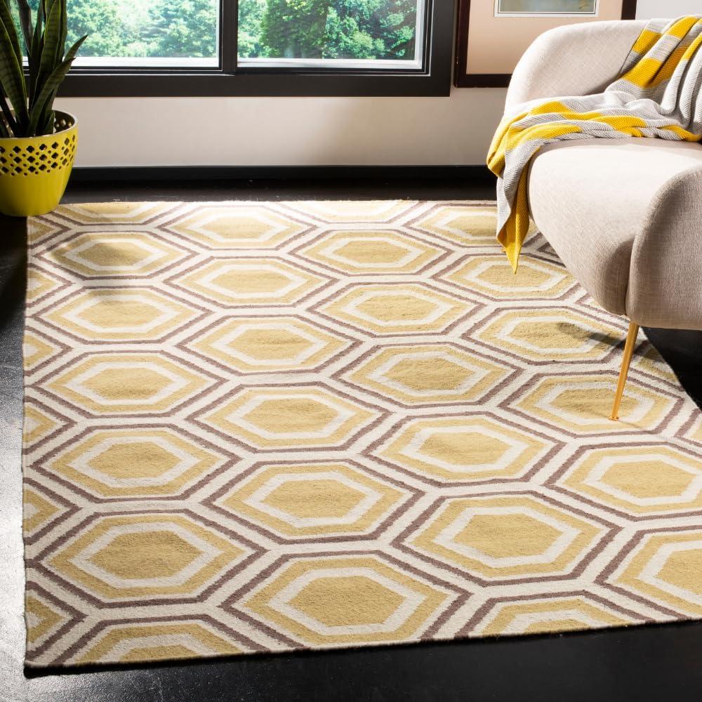 SAFAVIEH Dhurries Weldon Geometric Wool Area Rug, Ivory/Yellow, 6' x 9'