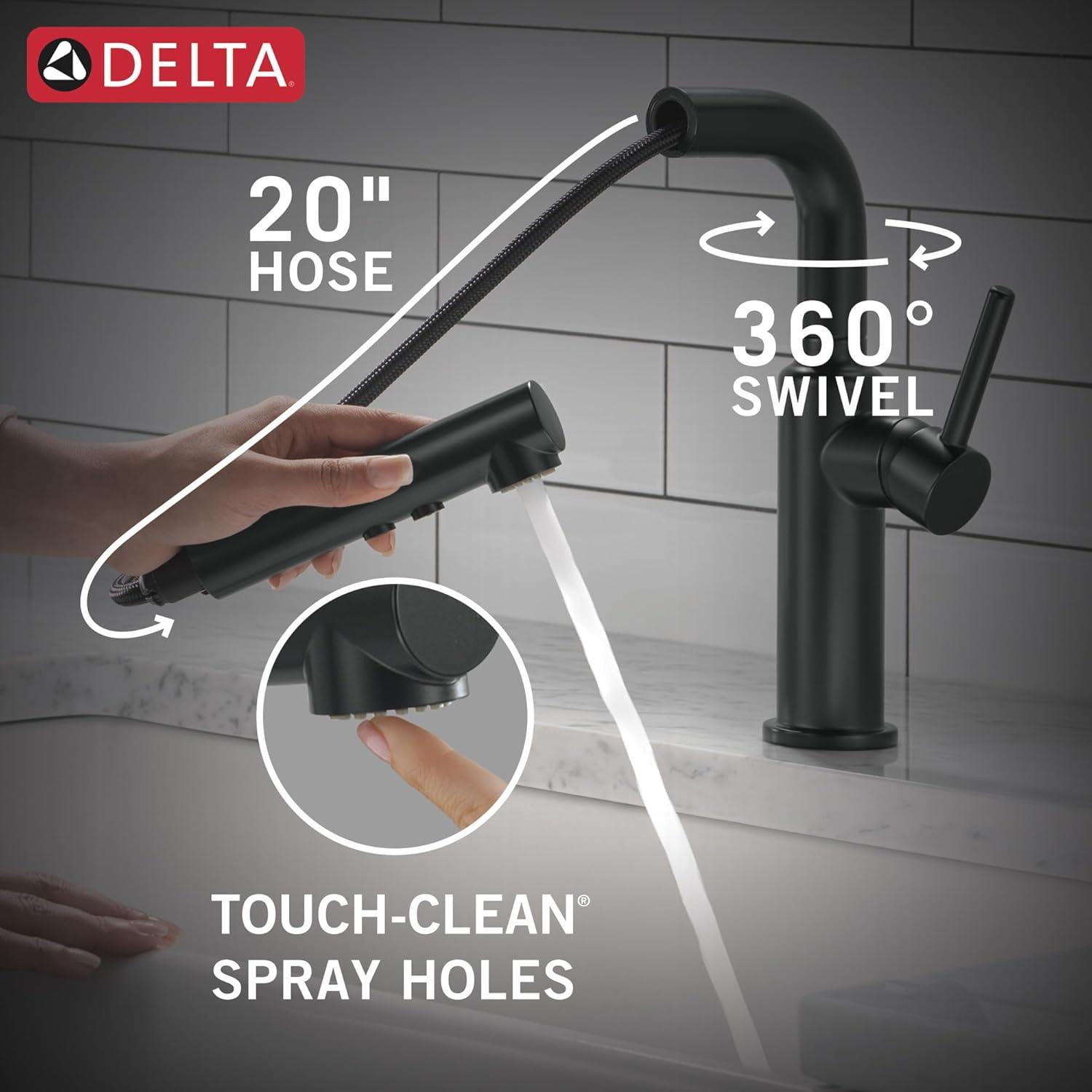 Daneri Matte Black Pull-Out Kitchen Faucet with Magnetic Docking