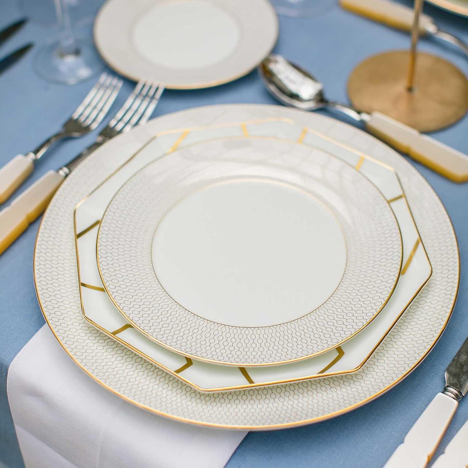 Elegant Gio Gold Porcelain Dinner Plate with Geometric Pattern