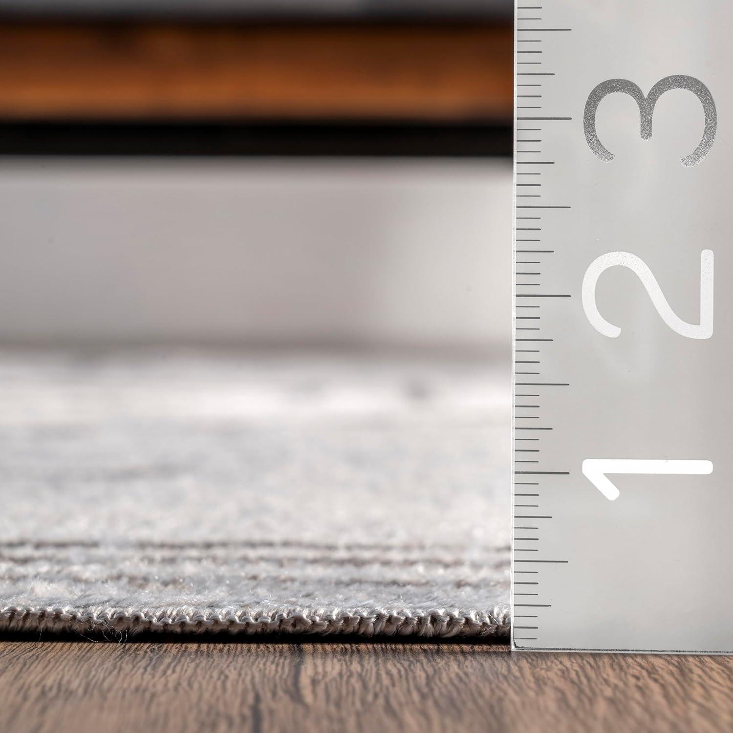 Nuloom Kyleigh Pet Friendly Machine Washable Southwestern Area Rug, 4' x 6', Light Grey