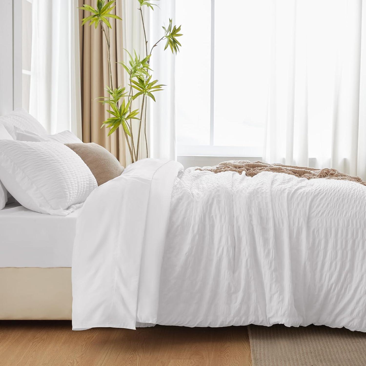 Queen Bed in a Bag White Seersucker Comforter Set with Sheets 7-Pieces All Season Bedding Sets with Comforter, Pillow Sham, Flat Sheet, Fitted Sheet and Pillowcase