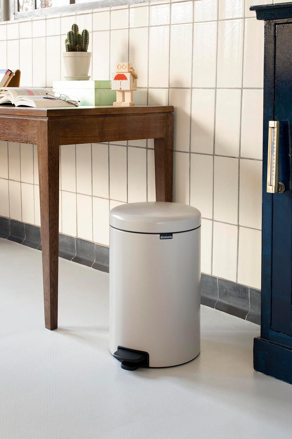 Soft Beige Round Plastic Step-On Kitchen Trash Can, 5.3 Gallons