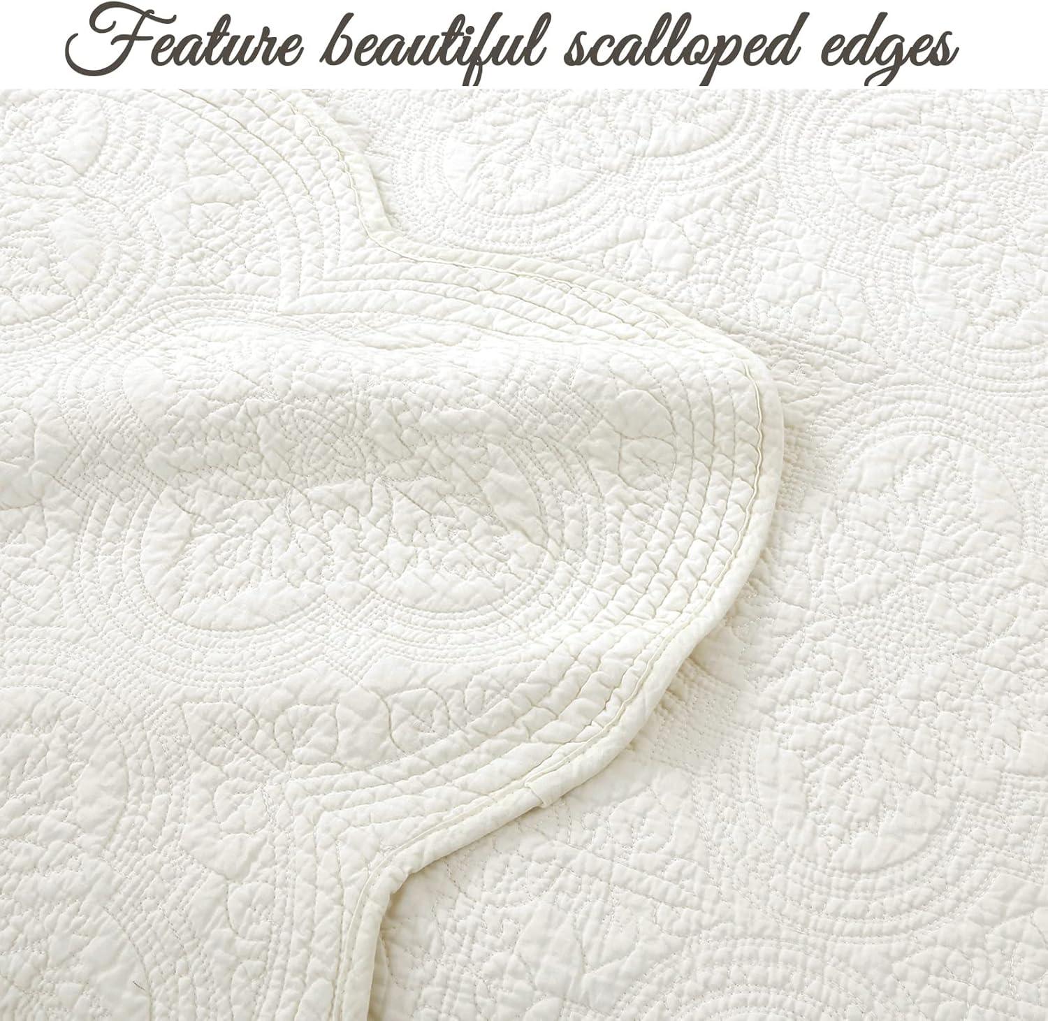 Elegant Off-White Cotton Reversible King Quilt Set with Scalloped Edges