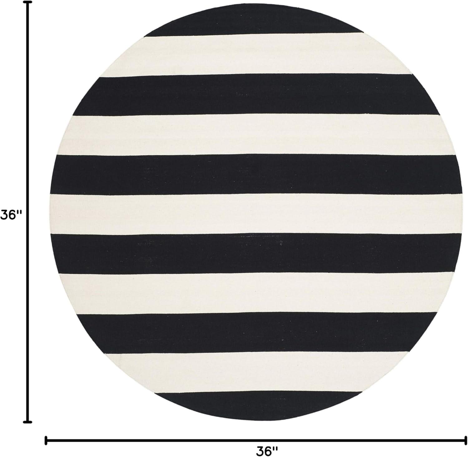 Montauk MTK712 Hand Woven Area Rug - Black/Ivory - 3' round - Safavieh.