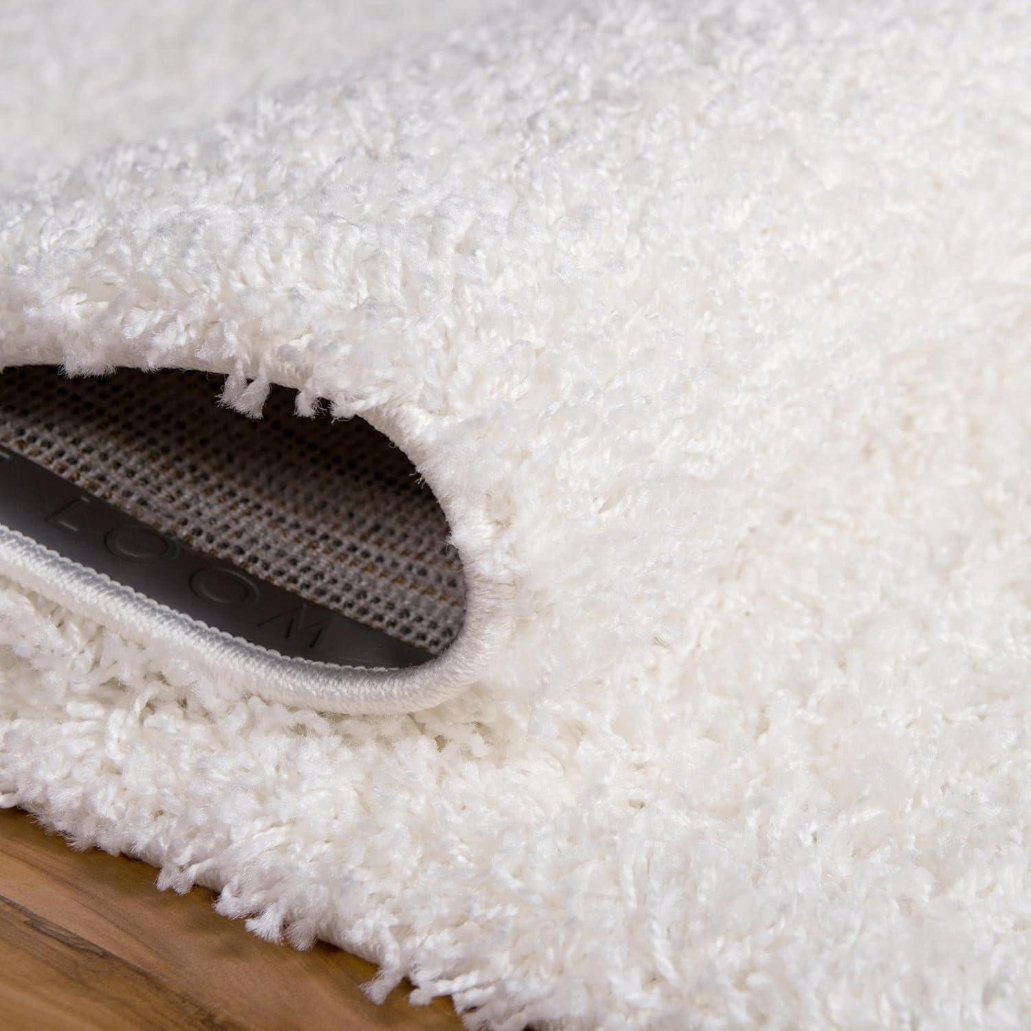 Unique Loom 3' 3 x 5' 3 Solid Shag Snow White Area Rug