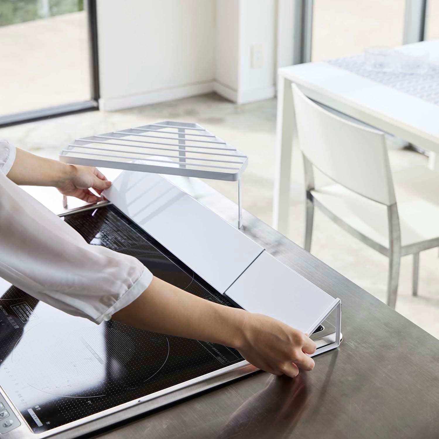 White Steel One-Tier Corner Riser for Stovetop