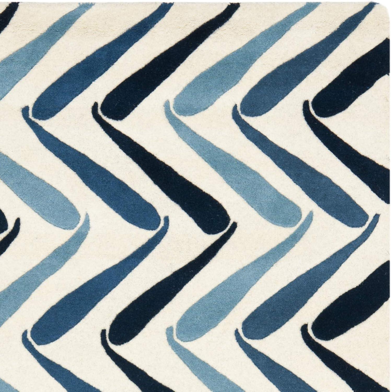 SAFAVIEH Soho Jaimie Chevron Wool Area Rug, Ivory/Blue, 3'6" x 5'6"