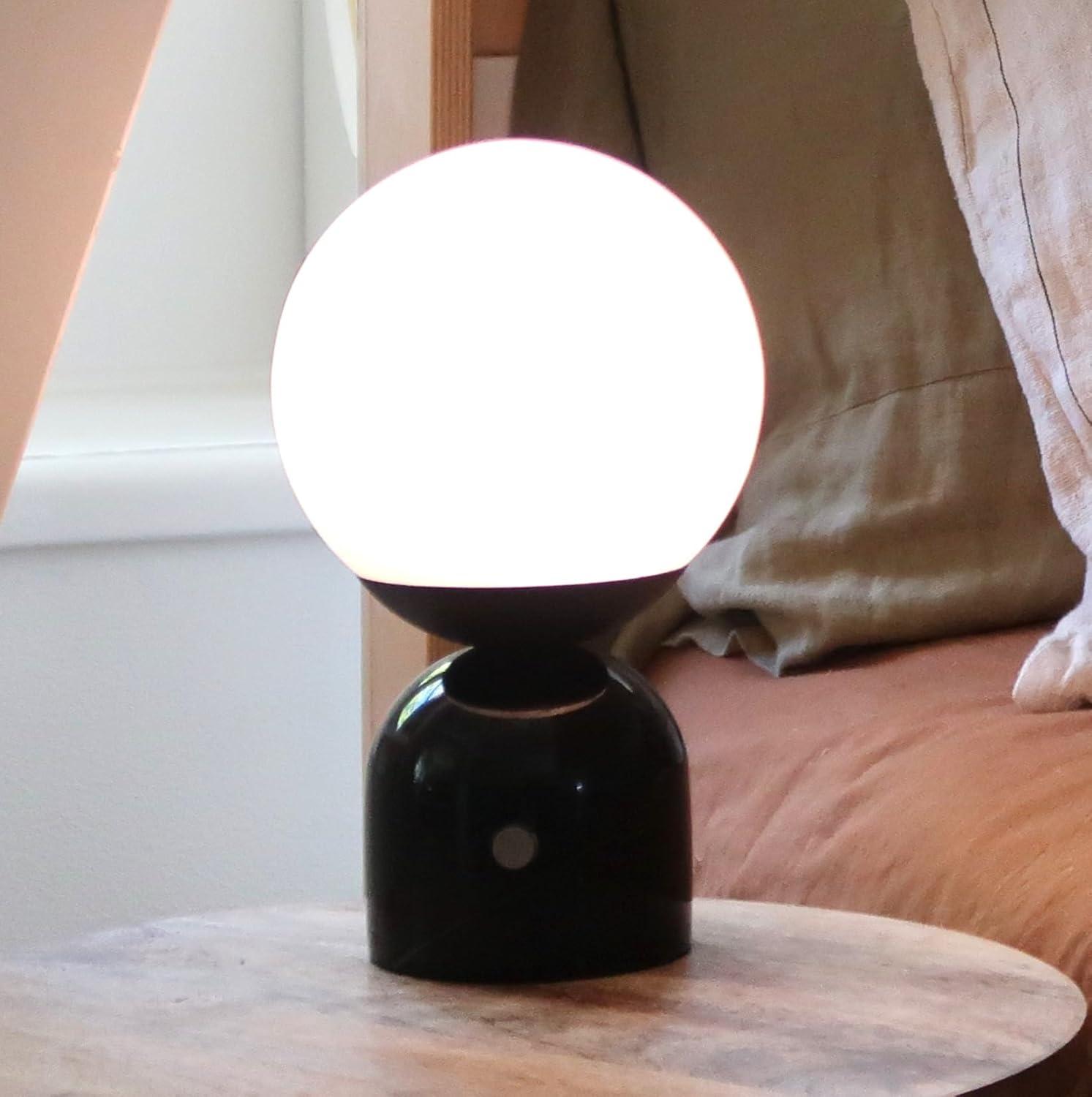 Brightech Mila 9.85 in. Mid-Century Modern Integrated LED Bedside Table Lamp