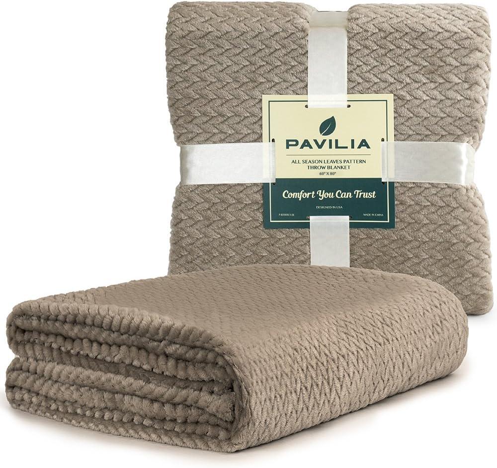 PAVILIA Lightweight Fleece Throw Blanket for Couch, Soft Warm Flannel Blankets for Bed