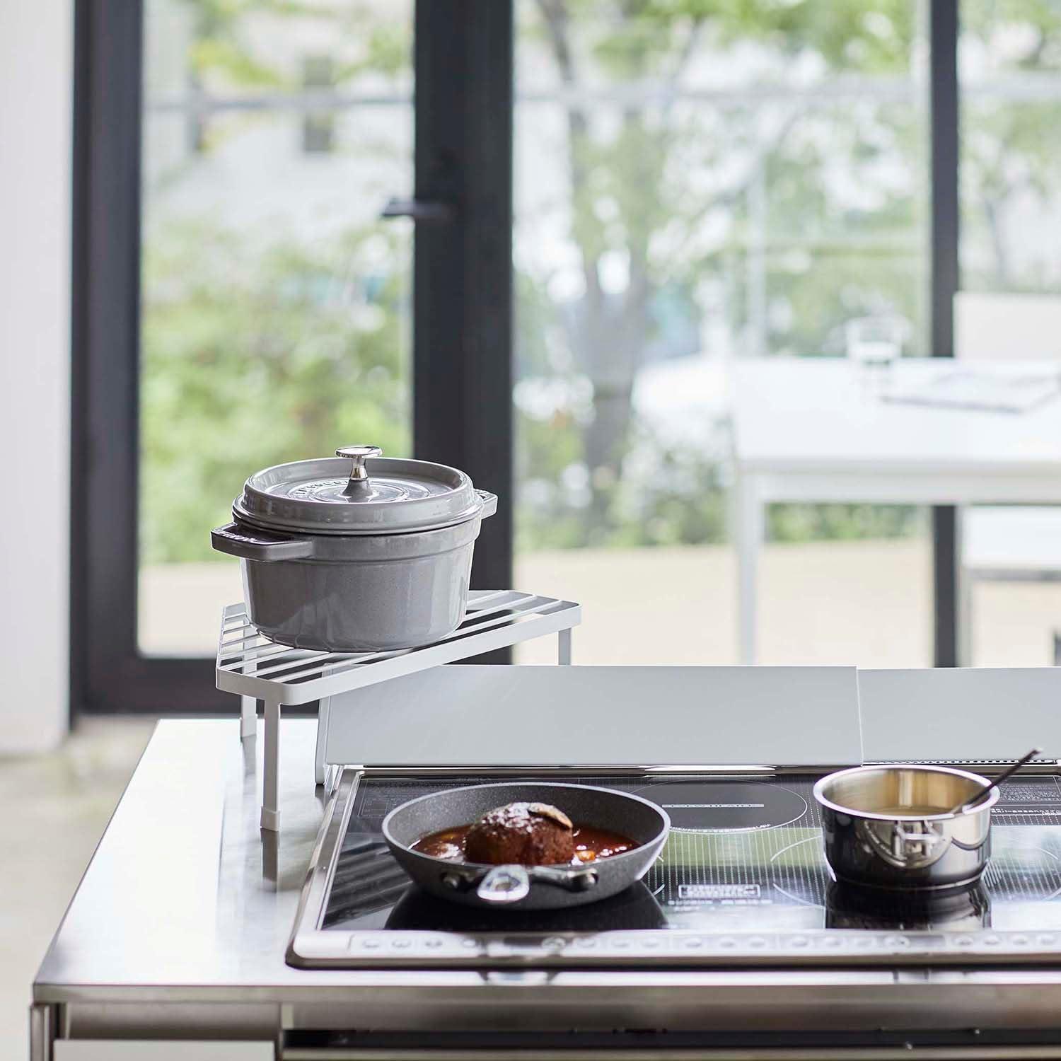 White Steel One-Tier Corner Riser for Stovetop