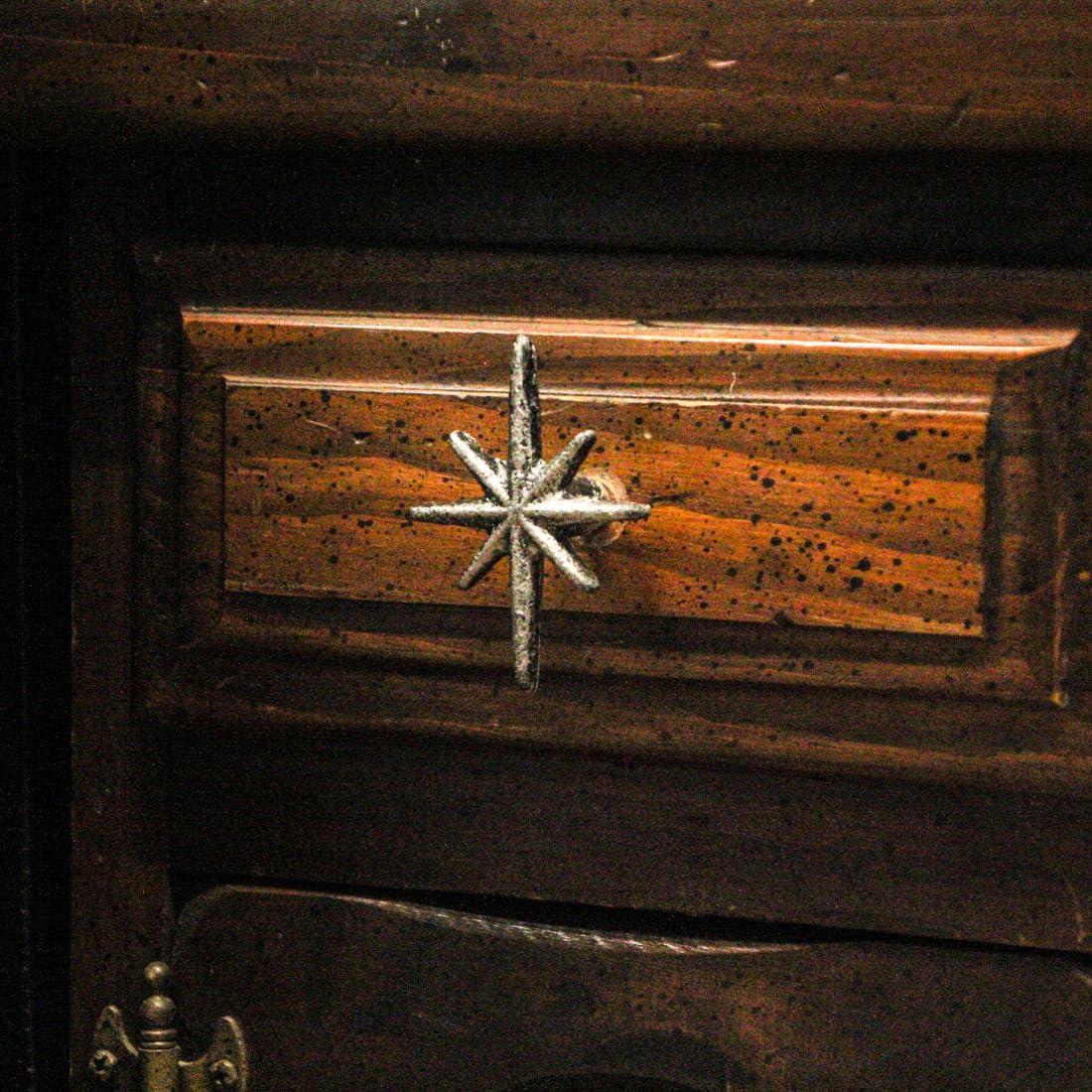 Zeckos Oversized Hand Painted 2 1/4" Novelty Knob Multipack (Set of 6)