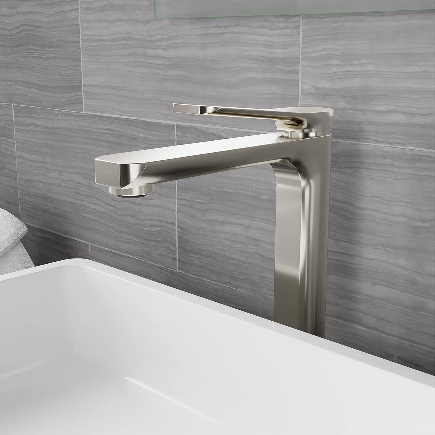 Single-Hole Single-handle Bathroom Faucet with Drain Assembly