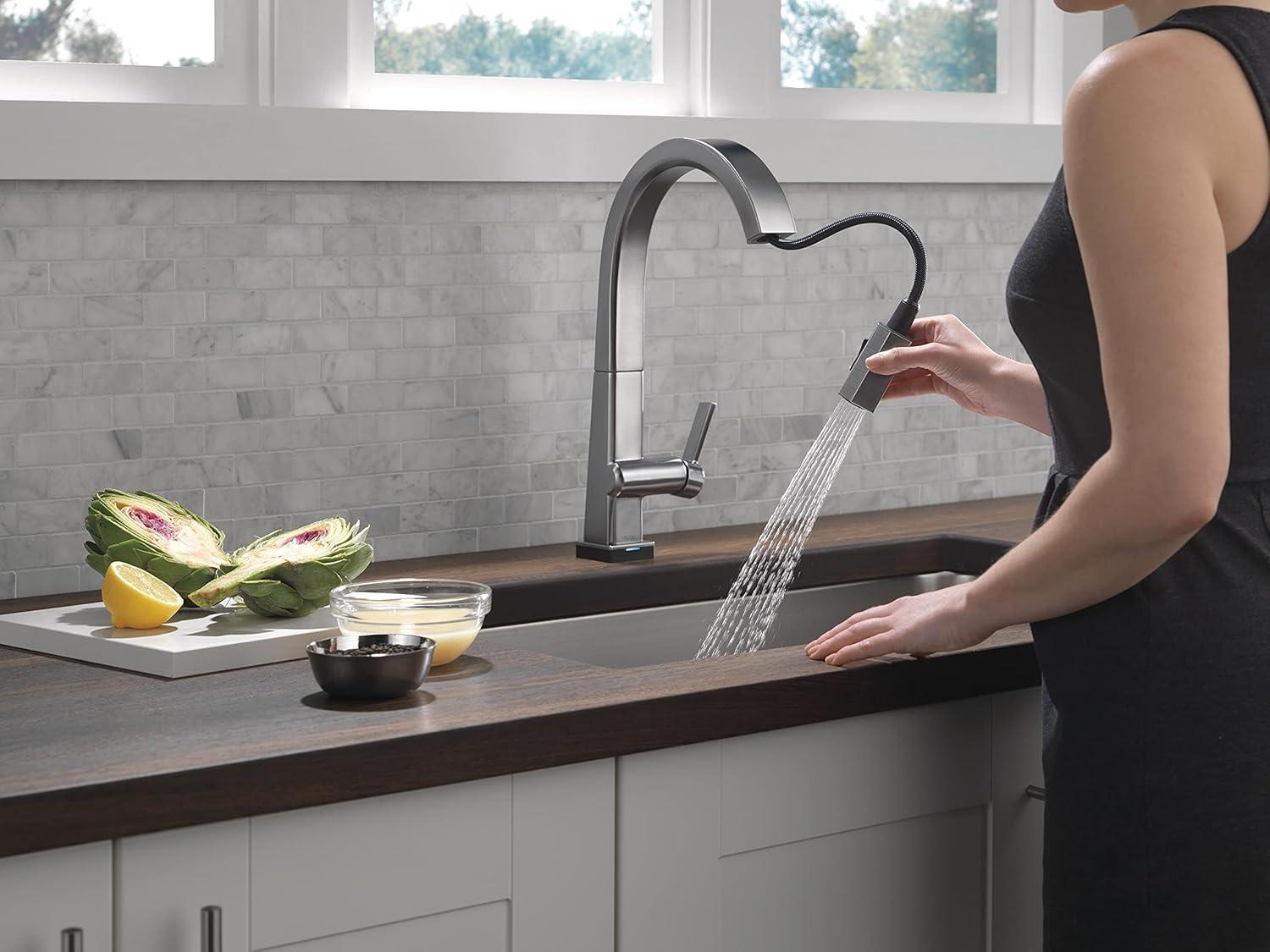 Pivotal Pull Down Touch Single Handle Kitchen Faucet with Touch20 Technology