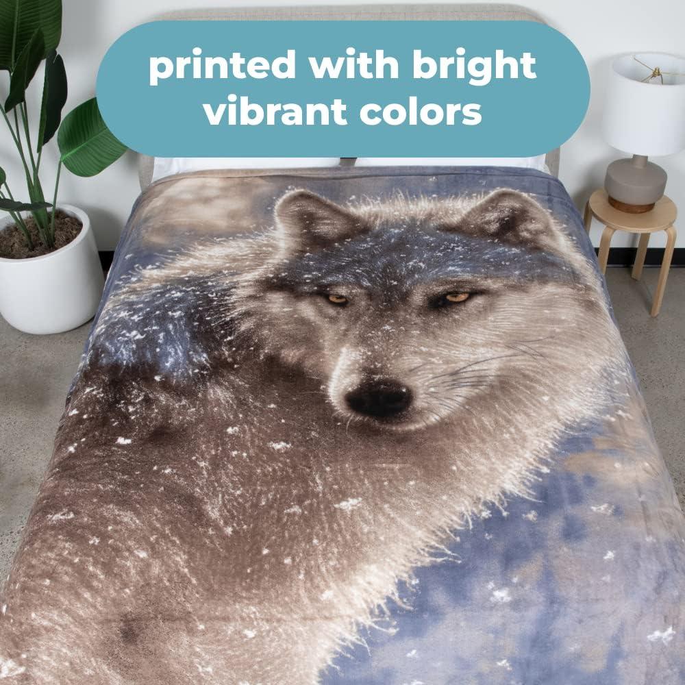 Dawhud Direct Lone Wolf Fleece Blanket for Bed, 50" x 60" Wolf Fleece Throw Blanket for Women, Men and Kids - Super Soft Plush Wolf Blanket Throw