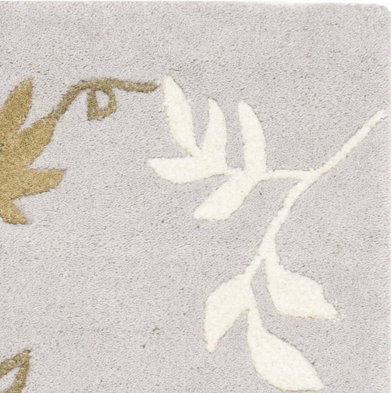 SAFAVIEH Soho Mable Floral Wool Area Rug, Light Grey, 2' x 3'