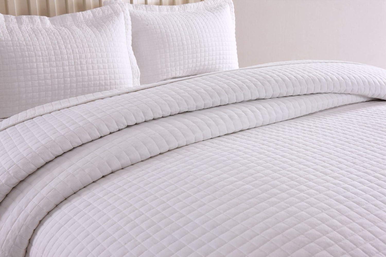 White Cotton Queen Reversible Quilted Bedspread Set