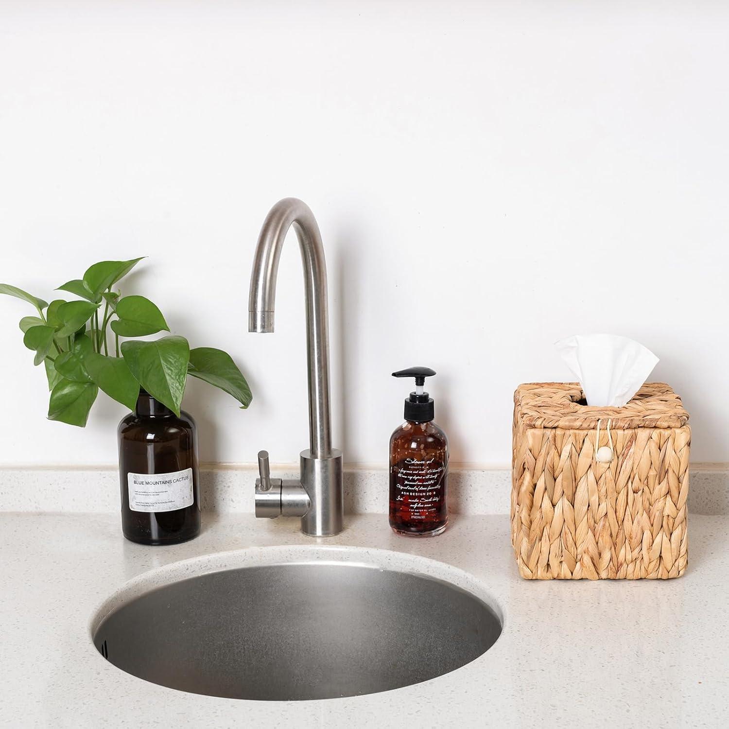 PINXIURY Water Hyacinth Handwoven Tissue Box Cover, Natural Handmade Wicker Napkin Box Holder, Handcrafted Square Facial Tissue, Rustic Decorative on Table and Bathroom, Office, Boho Decorative