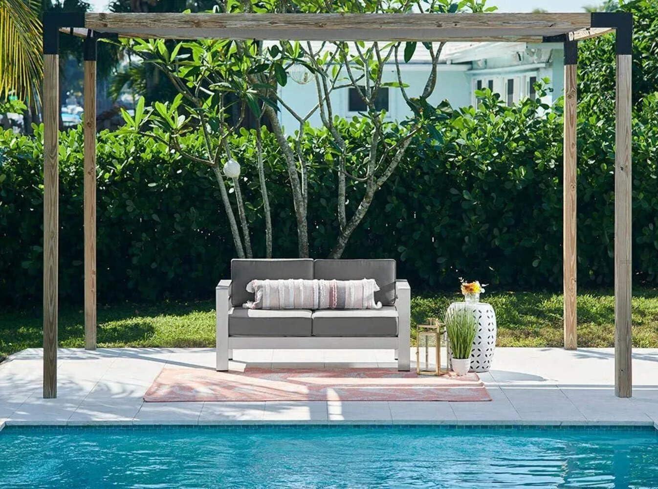 Momeni 6'6"x9' Riviera Grayson Area Rug Coral: Geometric Pattern, Indoor/Outdoor, Low Pile, Polypropylene, Machine Made
