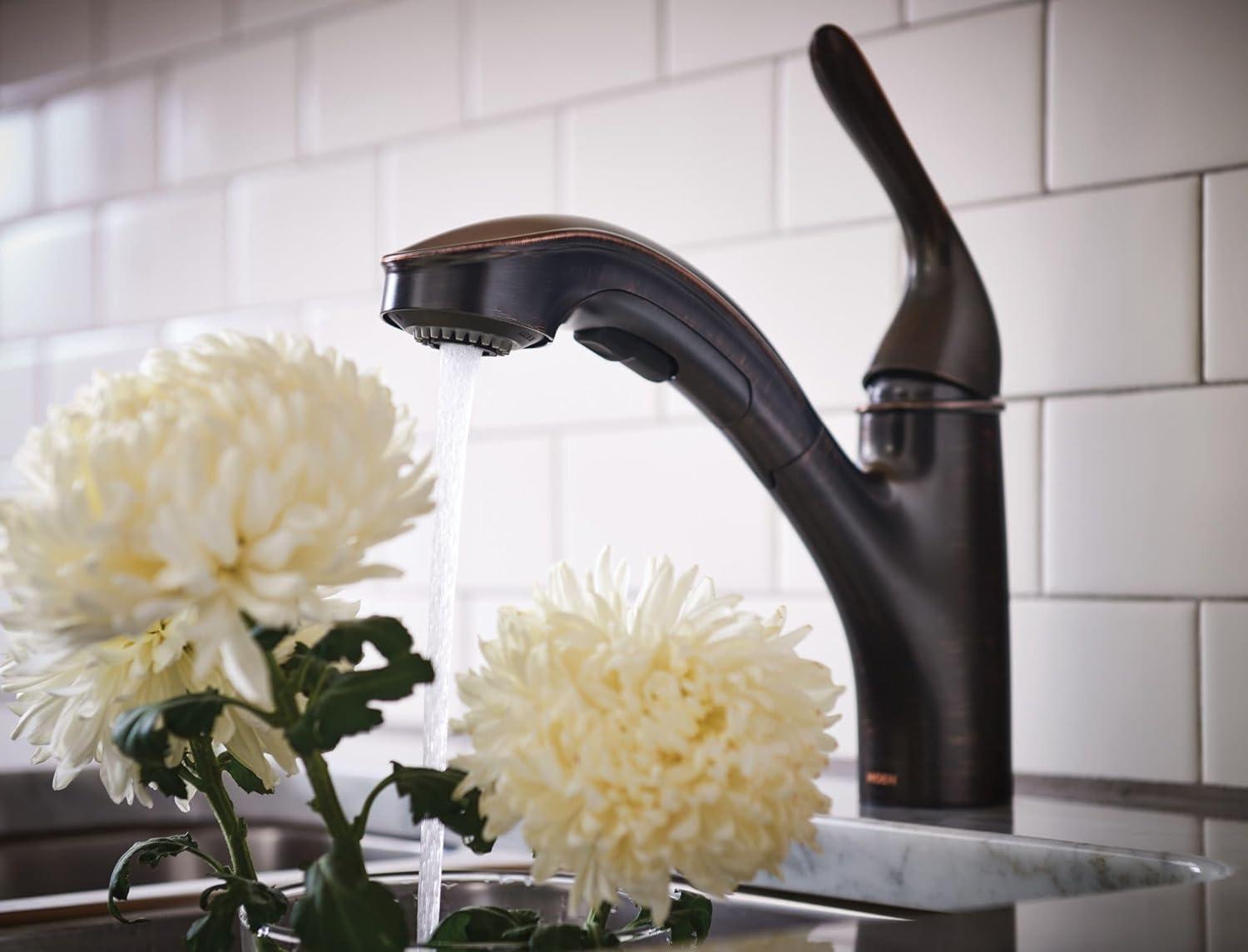 Moen Moen Brecklyn Single-Handle Pull-Out Sprayer Kitchen Faucet with Power Clean Technology 87557BRB