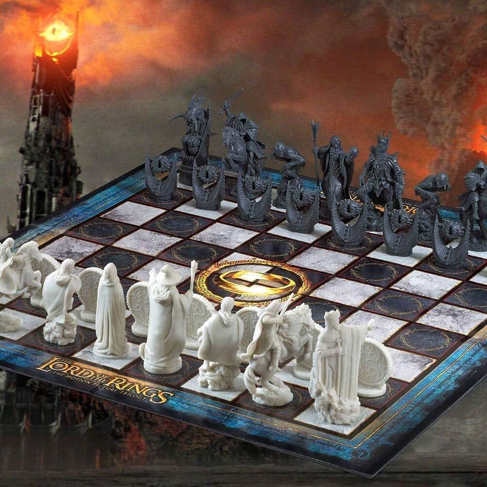 The Noble Collection Lord of the Rings Game Chess Set Battle for Middle-Earth
