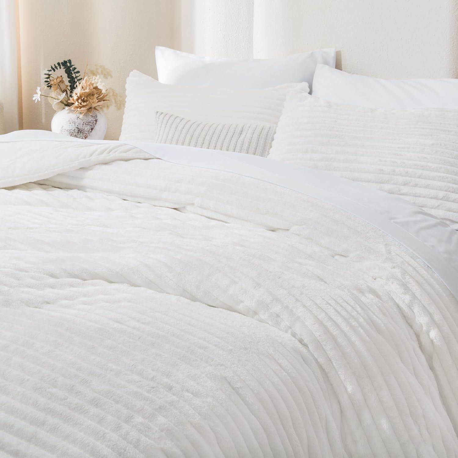 White Faux Fur Queen Comforter Set with Pillowcases