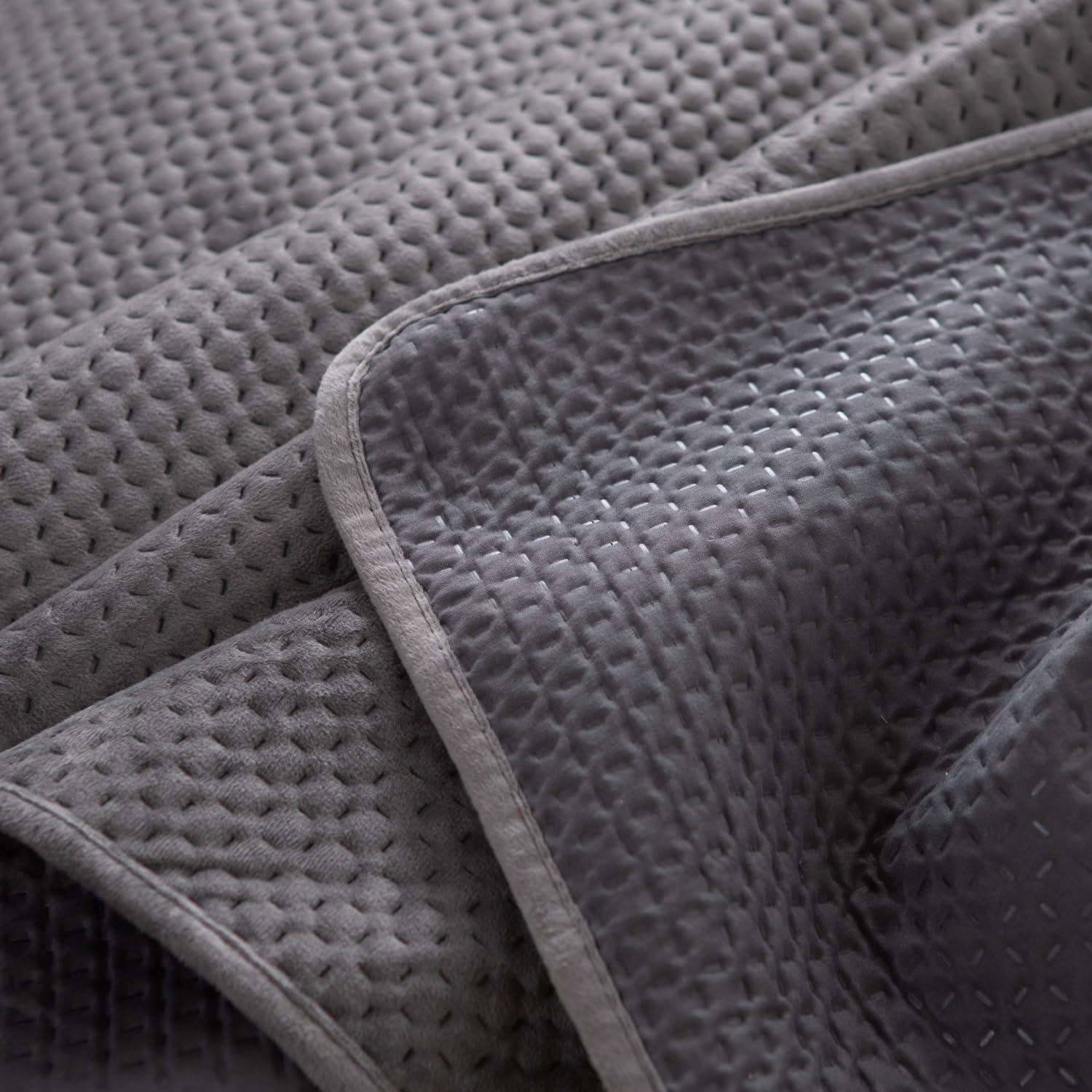Kasentex  All Season Plush Poly Velvet Lavish Design Quilt Set Soft and Warm Machine Washable Coverlet Grey Queen