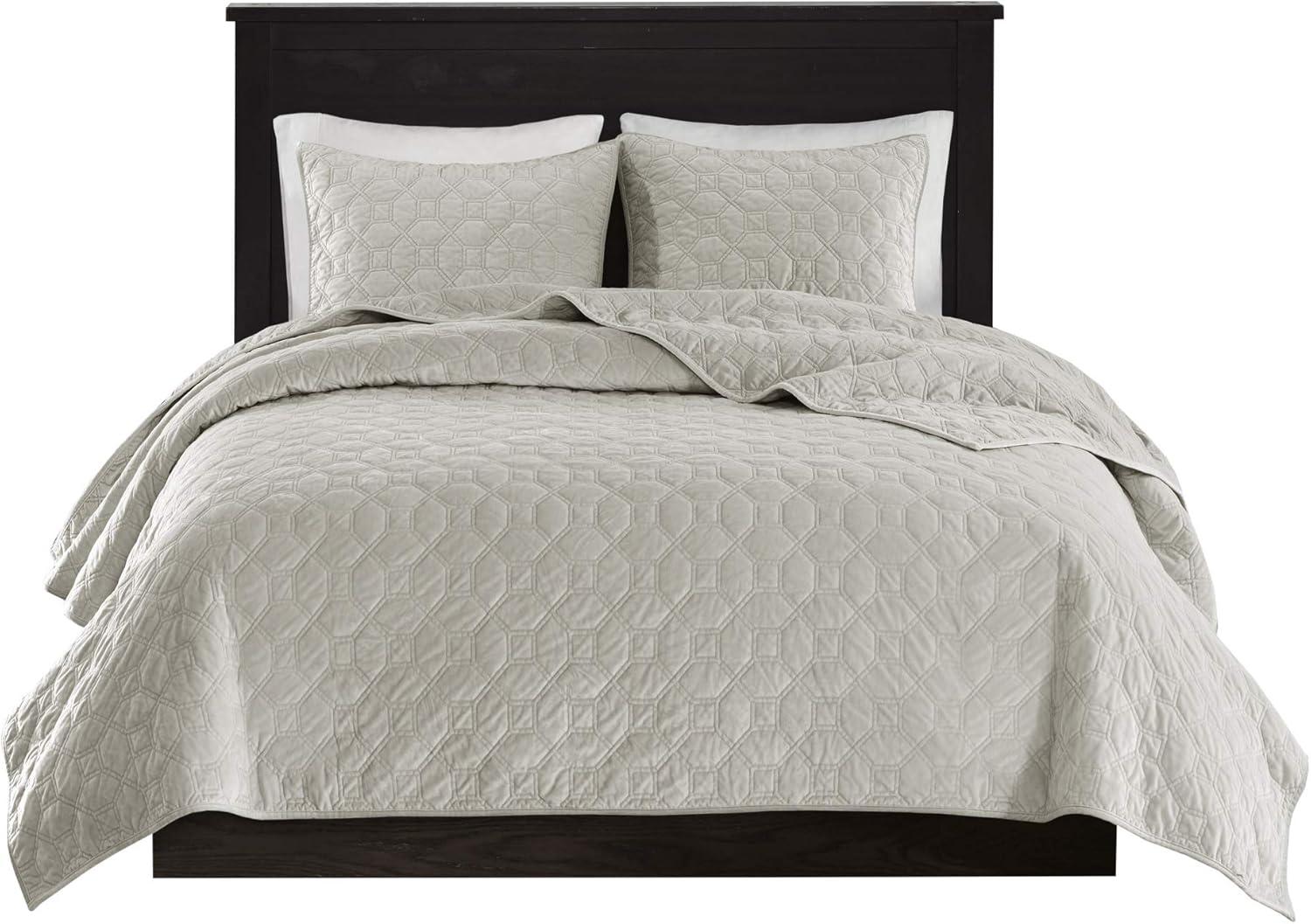 Harper 3 Piece Velvet Quilt Set