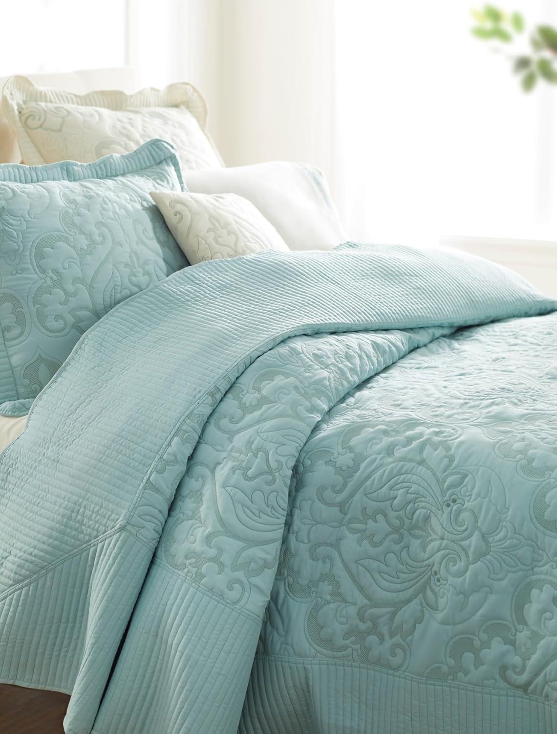 BrylaneHome Amelia Bedspread Bedding Collection